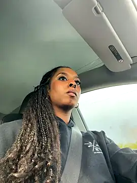 Your Paris online show from November 8, 2025, 8:56 pm