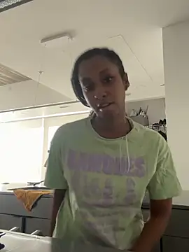 Your Paris online show from December 1, 2025, 7:37 pm