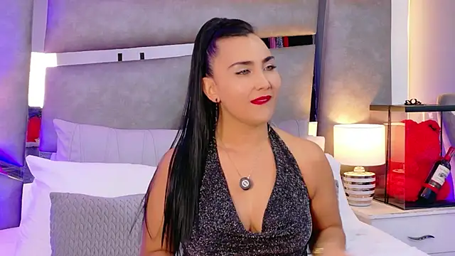 Evangeline Taylorr online show from November 8, 2025, 8:34 pm