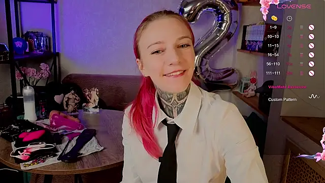 Roxy      online show from October 19, 2025, 9:17 pm