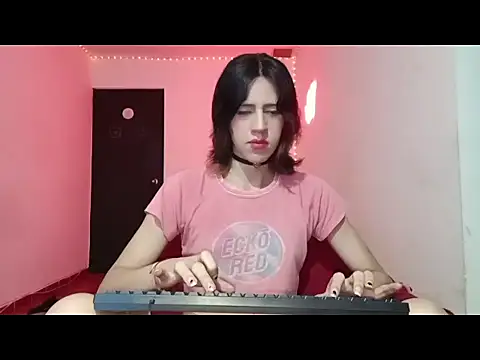 Snapshot of lucydreamm chatting on November 12, 2025, 11:08 pm lucydreamm online show from November 12, 2025, 11:08 pm