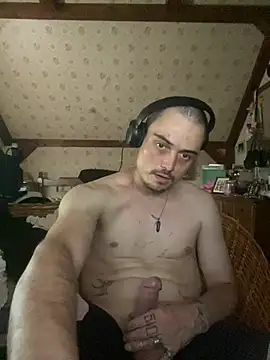 Snapshot of JustTylerr chatting on July 2, 2026, 2:12 pm JustTylerr online show from July 2, 2026, 2:12 pm