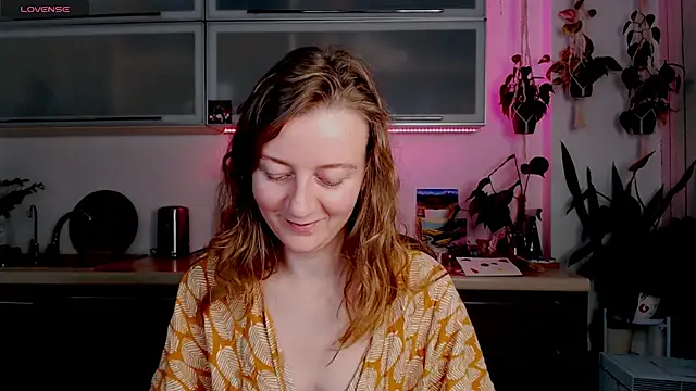 Snapshot of Elly_Helly chatting on December 14, 2025, 8:47 pm Elly Helly online show from December 14, 2025, 8:47 pm