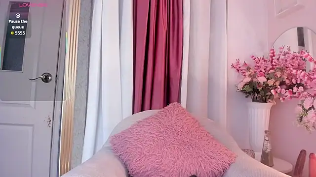 Snapshot of scarlet_fostt_ chatting on November 22, 2025, 12:26 pm scarlet fostt online show from November 22, 2025, 12:26 pm