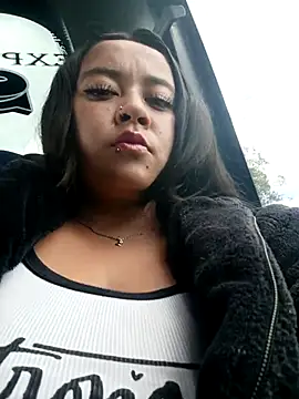 Snapshot of Cristal__04 chatting on November 1, 2025, 6:46 pm Cristal 04 online show from November 1, 2025, 6:46 pm