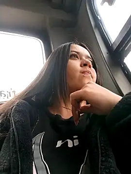 Snapshot of Cristal__04 chatting on October 14, 2025, 2:39 pm Cristal 04 online show from October 14, 2025, 2:39 pm