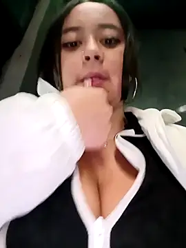 Snapshot of Cristal__04 chatting on March 7, 2025, 11:38 pm Cristal 04 online show from March 7, 2025, 11:38 pm