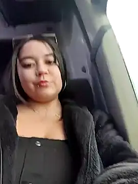 Snapshot of Cristal__04 chatting on November 13, 2025, 4:44 pm Cristal 04 online show from November 13, 2025, 4:44 pm