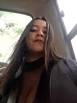 Snapshot of Cristal__04 chatting on March 4, 2026, 4:15 pm Cristal 04 online show from March 4, 2026, 4:15 pm