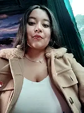 Snapshot of Cristal__04 chatting on November 16, 2025, 3:17 pm Cristal 04 online show from November 16, 2025, 3:17 pm