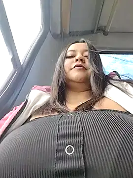 Snapshot of Cristal__04 chatting on February 21, 2026, 6:32 pm Cristal 04 online show from February 21, 2026, 6:32 pm