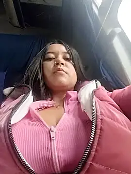 Snapshot of Cristal__04 chatting on December 3, 2025, 4:06 pm Cristal 04 online show from December 3, 2025, 4:06 pm