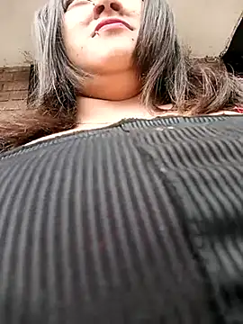 Snapshot of Cristal__04 chatting on March 20, 2025, 4:53 pm Cristal 04 online show from March 20, 2025, 4:53 pm