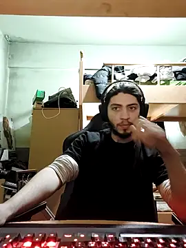 kleineid77 online show from March 8, 2026, 1:47 pm