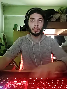 kleineid77 online show from February 15, 2026, 12:59 pm