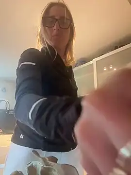 Snapshot of casalinga88 chatting on November 15, 2025, 12:31 pm casalinga88 online show from November 15, 2025, 12:31 pm