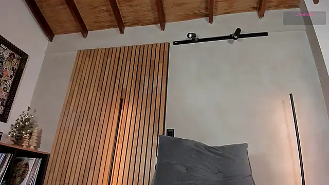 Snapshot of honeyhot69__ chatting on November 29, 2025, 11:32 am honeyhot69 online show from November 29, 2025, 11:32 am