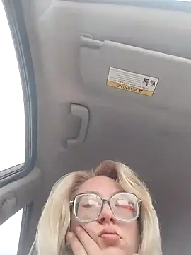 xWhoreAbleX Pika online show from December 2, 2025, 4:41 pm