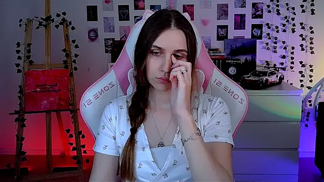 Snapshot of AliceCharmy chatting on September 9, 2025, 2:04 pm AliceCharmy online show from September 9, 2025, 2:04 pm