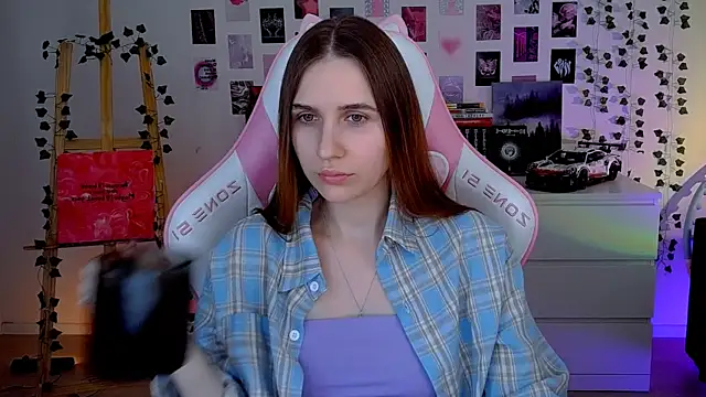 Snapshot of AliceCharmy chatting on September 14, 2025, 11:10 am AliceCharmy online show from September 14, 2025, 11:10 am