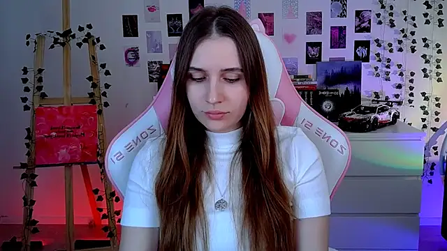 Snapshot of AliceCharmy chatting on September 10, 2025, 10:03 am AliceCharmy online show from September 10, 2025, 10:03 am