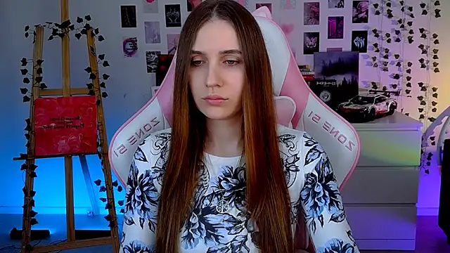 Snapshot of AliceCharmy chatting on September 13, 2025, 12:49 pm AliceCharmy online show from September 13, 2025, 12:49 pm