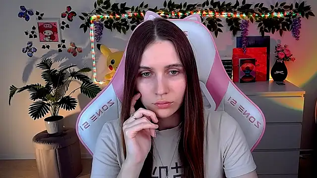 AliceCharmy online show from April 3, 2026, 3:40 pm