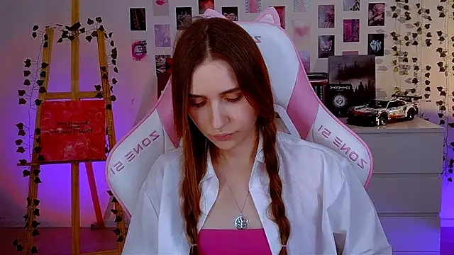 Snapshot of AliceCharmy chatting on March 21, 2025, 4:51 pm AliceCharmy online show from March 21, 2025, 4:51 pm