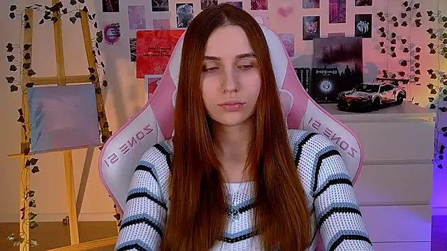 Snapshot of AliceCharmy chatting on February 12, 2025, 4:44 pm AliceCharmy online show from February 12, 2025, 4:44 pm