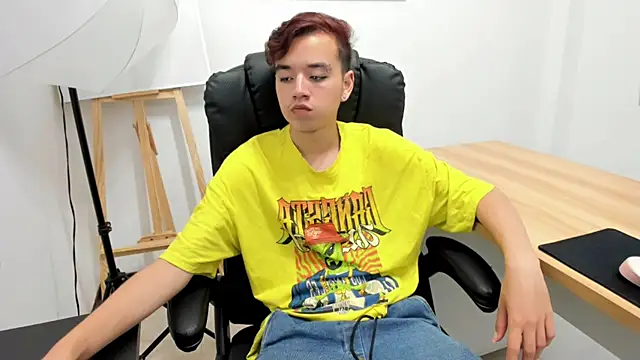 Snapshot of bunny_maxi chatting on October 23, 2025, 12:37 pm bunny maxi online show from October 23, 2025, 12:37 pm