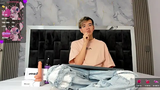 Snapshot of bunny_maxi chatting on March 7, 2025, 12:34 pm bunny maxi online show from March 7, 2025, 12:34 pm