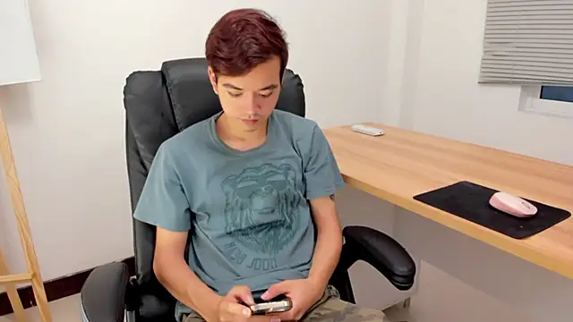 Snapshot of bunny_maxi chatting on December 4, 2025, 12:48 pm bunny maxi online show from December 4, 2025, 12:48 pm