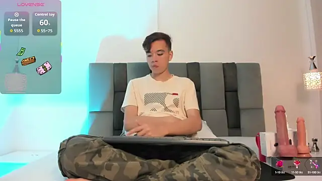 Snapshot of bunny_maxi chatting on October 8, 2025, 12:28 pm bunny maxi online show from October 8, 2025, 12:28 pm