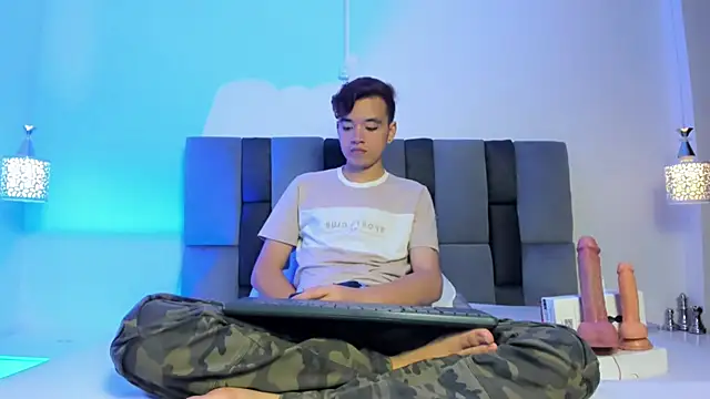 Snapshot of bunny_maxi chatting on October 15, 2025, 12:35 pm bunny maxi online show from October 15, 2025, 12:35 pm