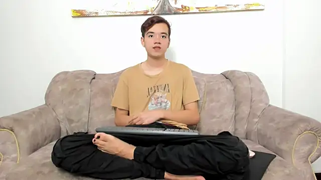 Snapshot of bunny_maxi chatting on November 11, 2025, 12:33 pm bunny maxi online show from November 11, 2025, 12:33 pm