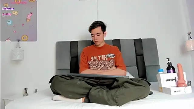 Snapshot of bunny_maxi chatting on March 19, 2025, 12:34 pm bunny maxi online show from March 19, 2025, 12:34 pm