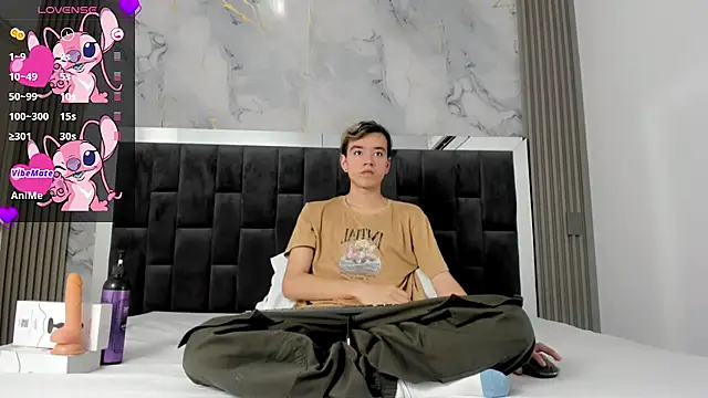 Snapshot of bunny_maxi chatting on March 14, 2025, 12:29 pm bunny maxi online show from March 14, 2025, 12:29 pm