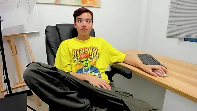 Snapshot of bunny_maxi chatting on November 13, 2025, 12:31 pm bunny maxi online show from November 13, 2025, 12:31 pm