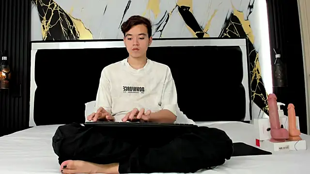 Snapshot of bunny_maxi chatting on November 19, 2025, 12:27 pm bunny maxi online show from November 19, 2025, 12:27 pm