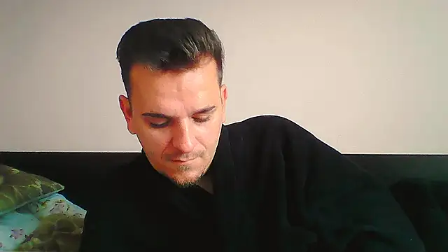 Huge cock22cm online show from November 19, 2025, 8:47 am