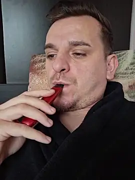 Huge cock22cm online show from February 19, 2026, 8:11 am