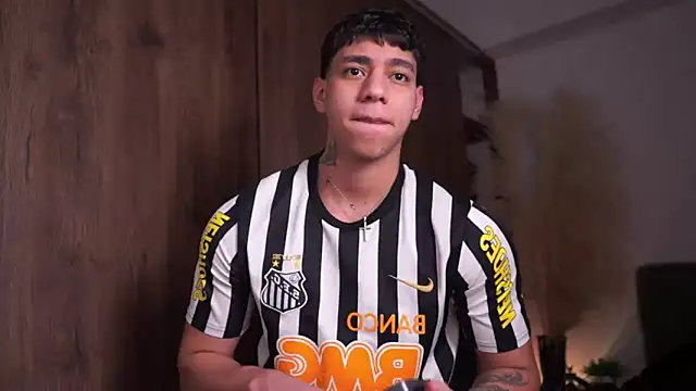 Josep Davies online show from April 5, 2026, 11:00 pm