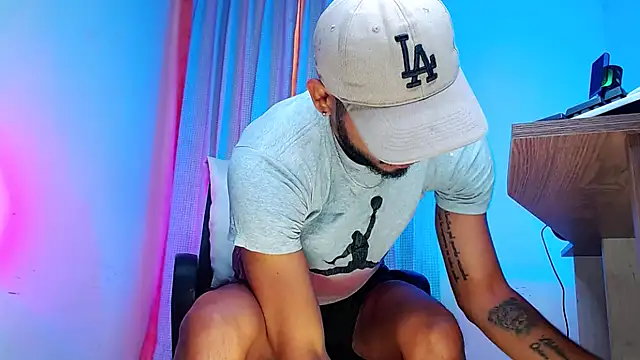 DanteSantoro online show from April 9, 2026, 11:49 am