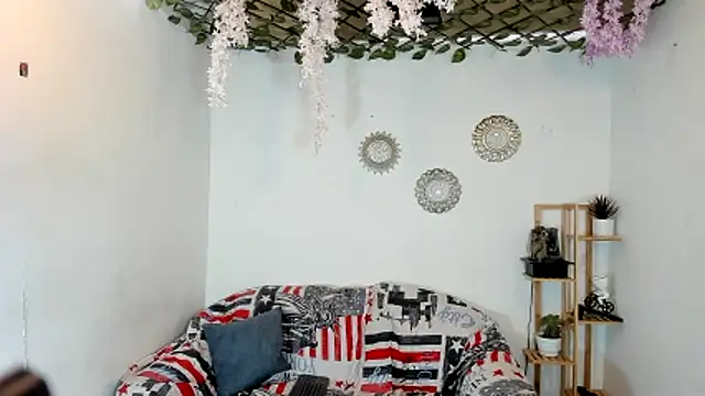 Snapshot of oliverhot2005 chatting on November 14, 2025, 1:59 pm oliverhot2005 online show from November 14, 2025, 1:59 pm