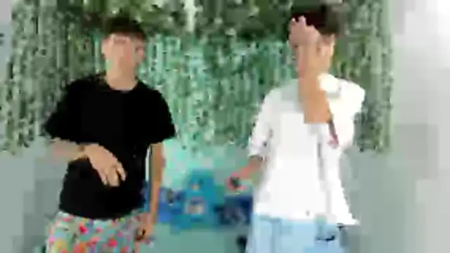 Snapshot of oliverhot2005 chatting on December 2, 2025, 3:58 pm oliverhot2005 online show from December 2, 2025, 3:58 pm