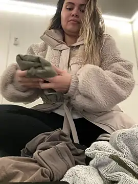 melanny10 online show from January 18, 2025, 3:27 pm