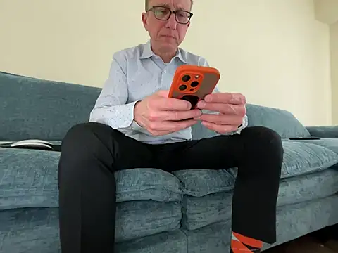 mouser21212 online show from April 3, 2026, 10:38 pm