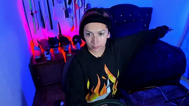 LucyStrike  online show from January 7, 2026, 12:37 am