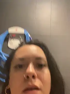 Luccreccia  online show from September 28, 2025, 9:27 am