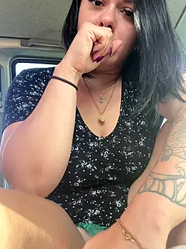 Luccreccia  online show from October 5, 2025, 8:38 am